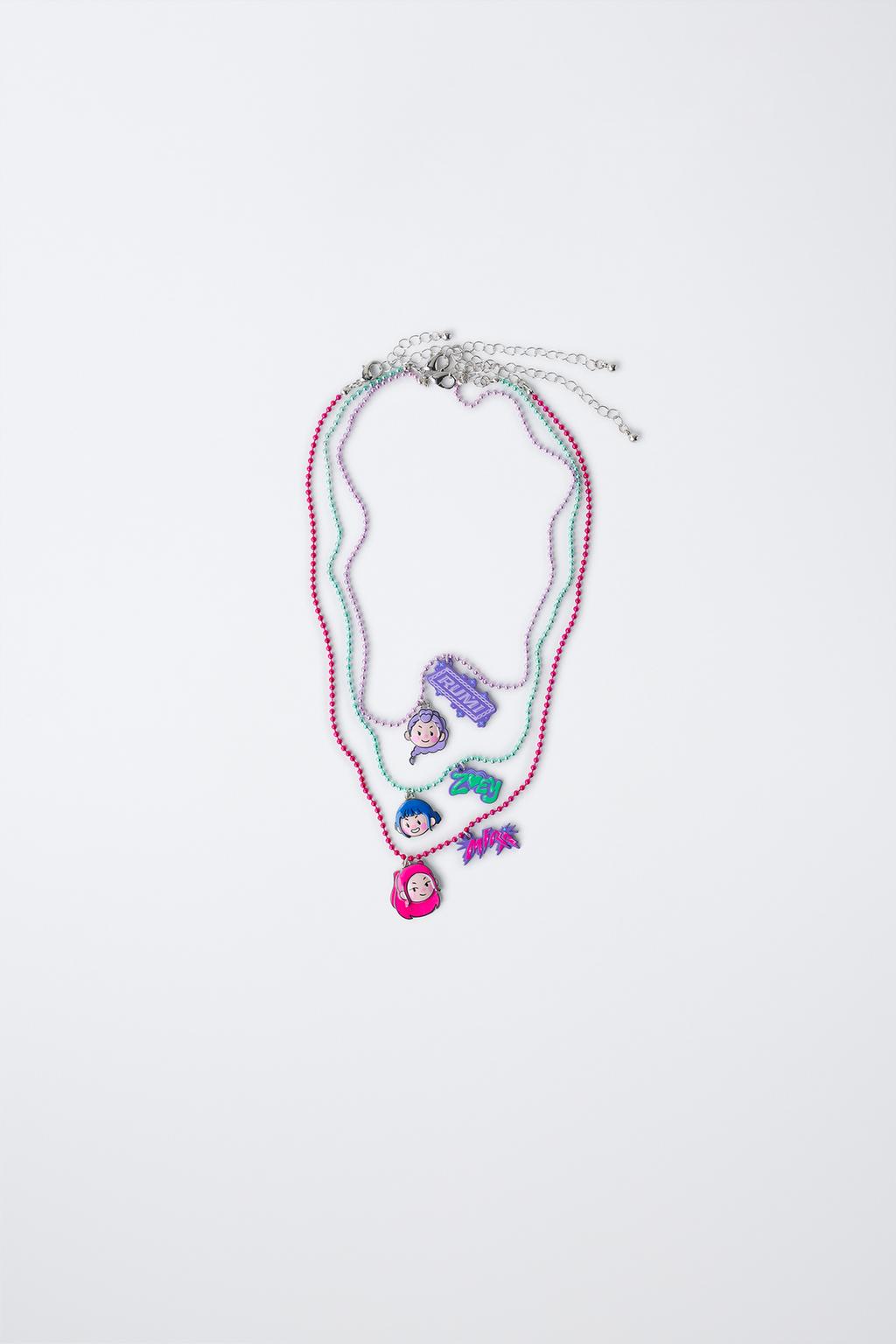 НАБОР ИЗ ТРЕХ ЦЕПОЧЕК KPOP DEMON HUNTERS™ NETFLIX ©