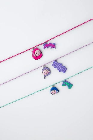 Набор из трех цепочек Kpop Demon Hunters™ Netflix ©- Заказать в России