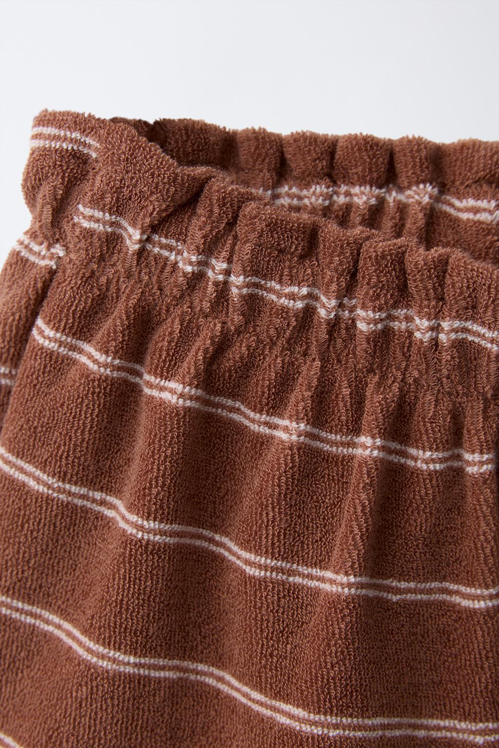 КОМПЛЕКТ ИЗ ФУТБОЛКИ И ШОРТОВ В ПОЛОСКУ ИЗ МАХРОВОЙ ТКАНИ