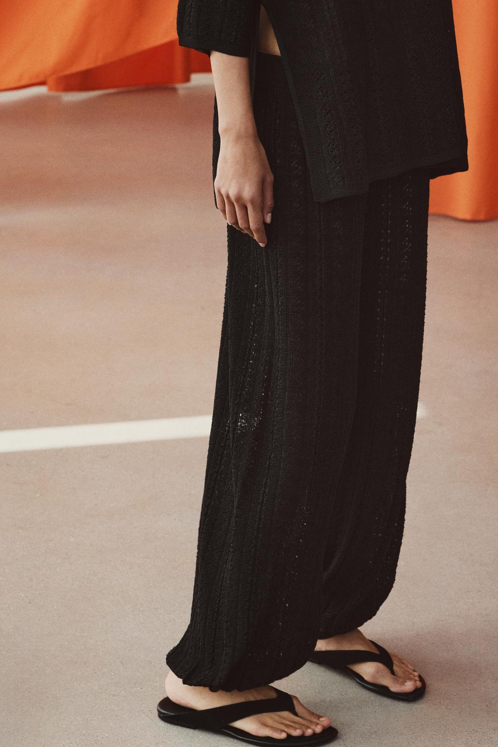 ТРИКОТАЖНЫЕ БРЮКИ-БОМБЕРЫ С УЗОРОМ POINTELLE