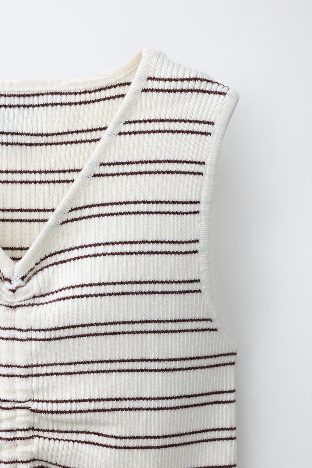 ТРИКОТАЖНЫЙ ТОП В РУБЧИК СО СБОРКАМИ