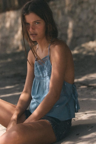 Топ на бретелях с вышивкой- Заказать в России