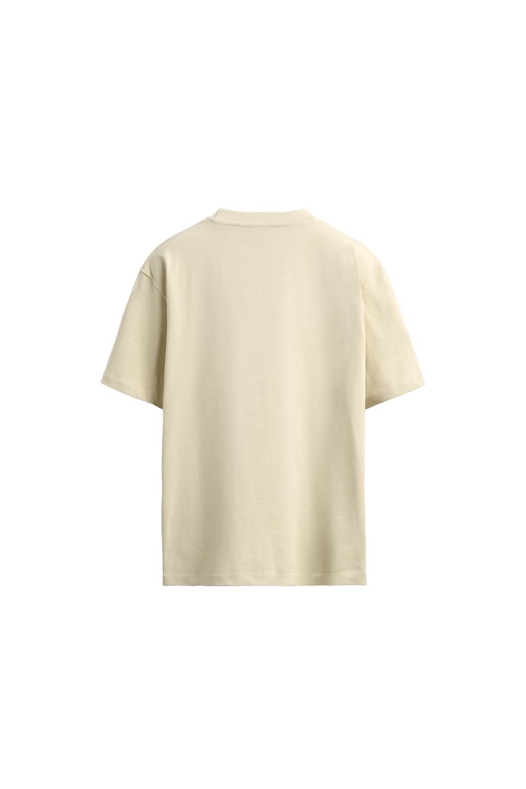 ПЛОТНАЯ ФУТБОЛКА С КОРОТКИМИ РУКАВАМИ