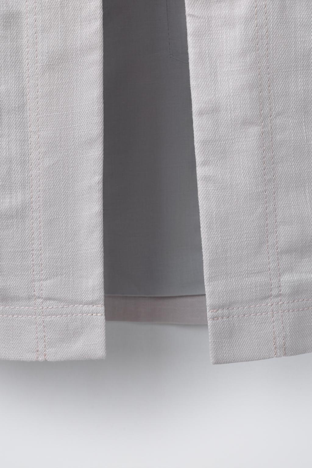 ОДНОТОННОЕ ПАЛЬТО ИЗ ЛЬНА И ХЛОПКА