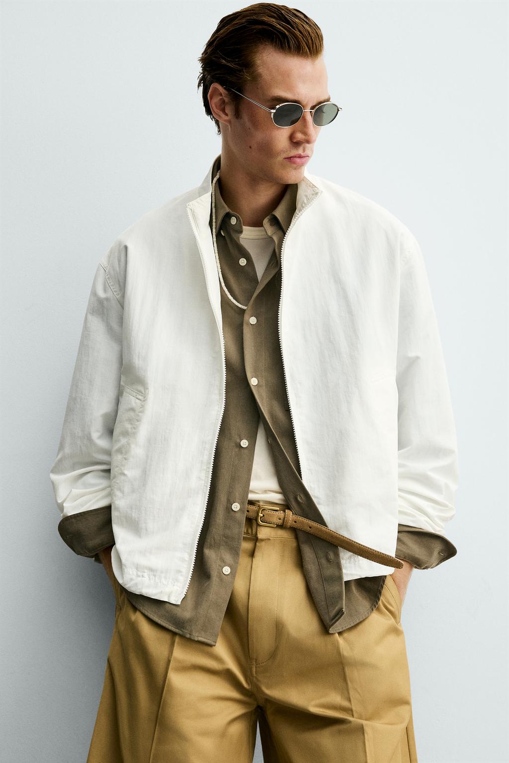 ЛЕГКАЯ КУРТКА ИЗ ВЫСОКОТЕХНОЛОГИЧНОЙ ТКАНИ