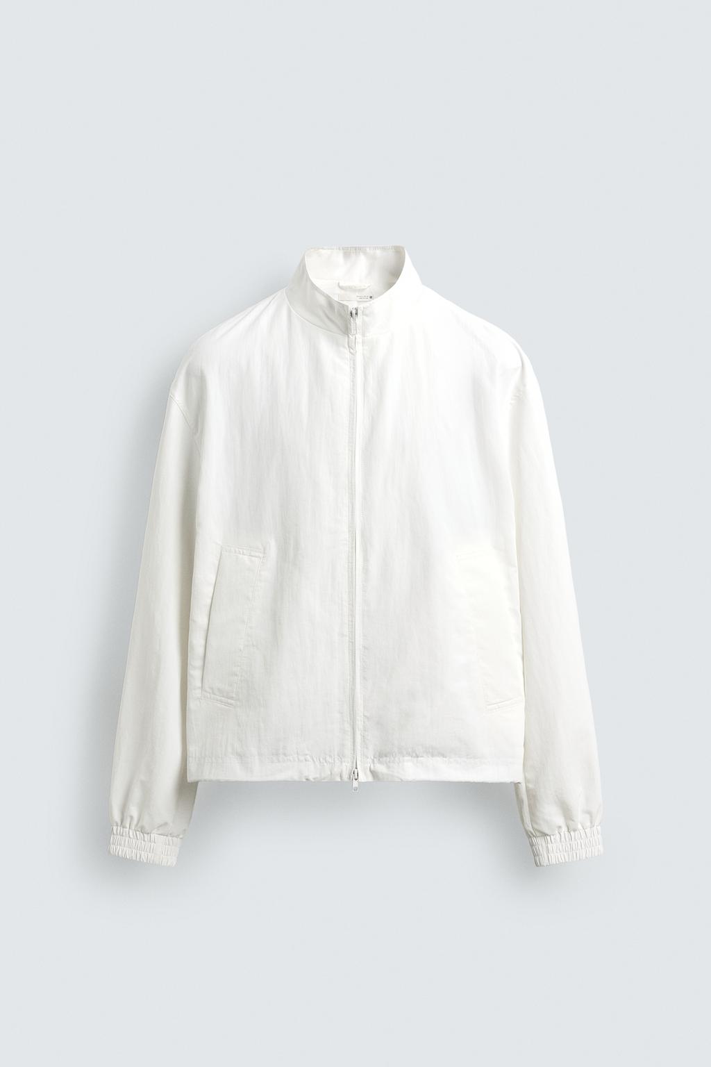 ЛЕГКАЯ КУРТКА ИЗ ВЫСОКОТЕХНОЛОГИЧНОЙ ТКАНИ