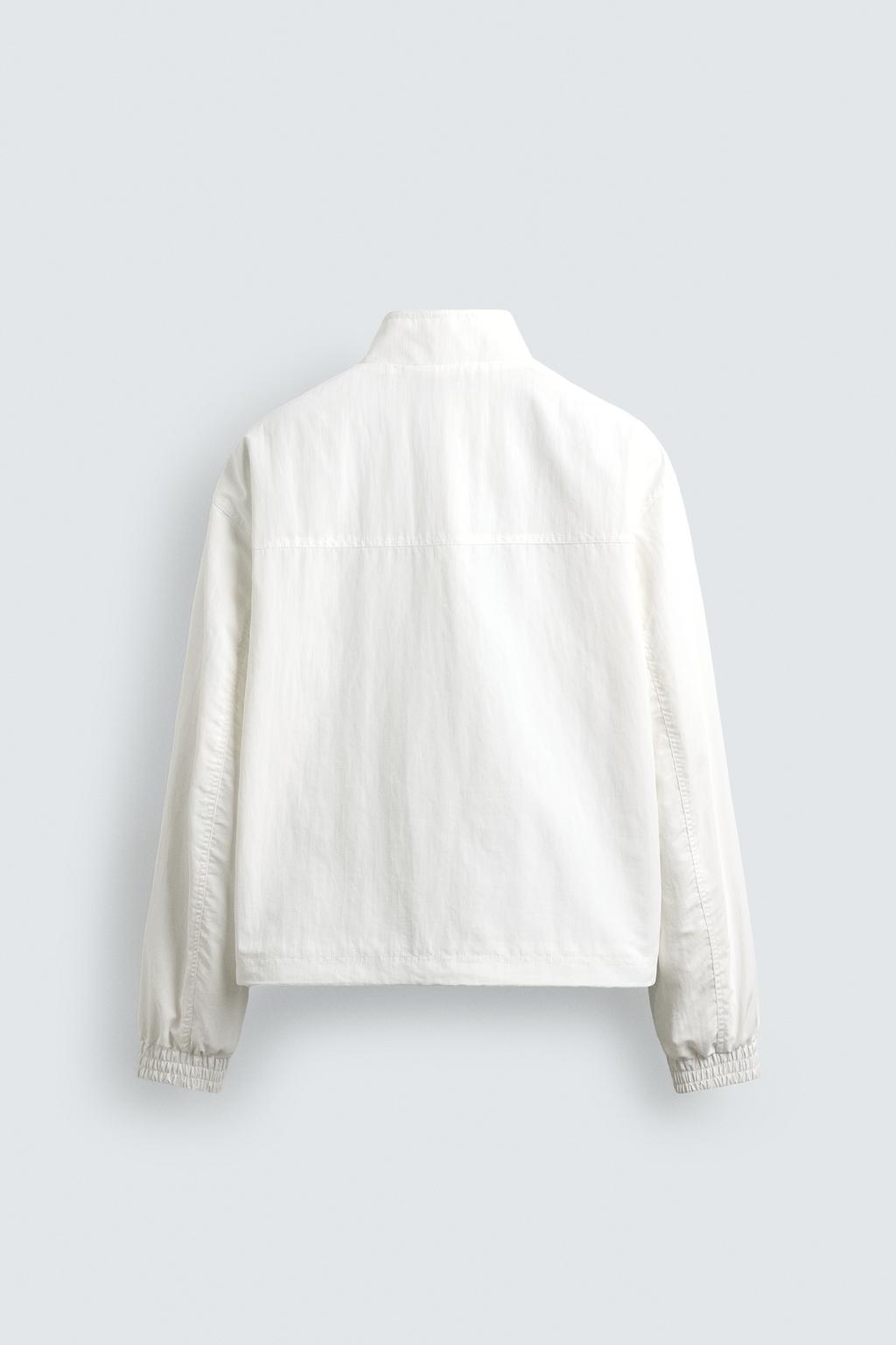 ЛЕГКАЯ КУРТКА ИЗ ВЫСОКОТЕХНОЛОГИЧНОЙ ТКАНИ