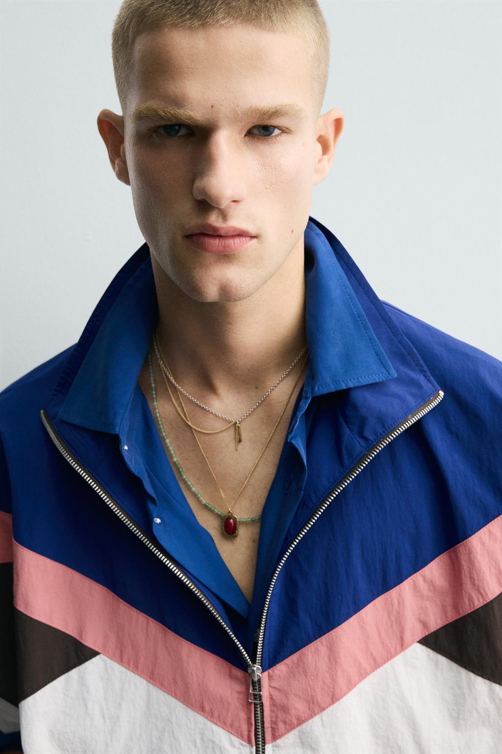 КУРТКА ИЗ ВЫСОКОТЕХНОЛОГИЧНОЙ ТКАНИ В СТИЛЕ КОЛОР-БЛОК