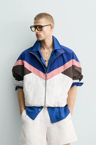 Куртка из высокотехнологичной ткани в стиле колор-блок- Заказать в России