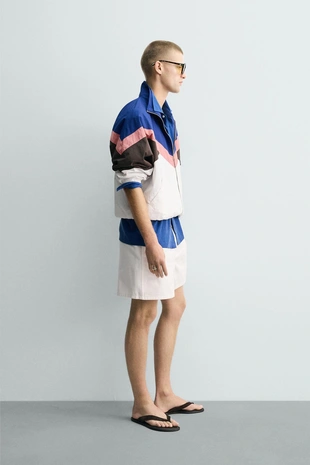 Куртка из высокотехнологичной ткани в стиле колор-блок- Заказать в России