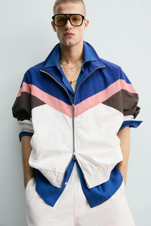 Куртка из высокотехнологичной ткани в стиле колор-блок- Заказать в России