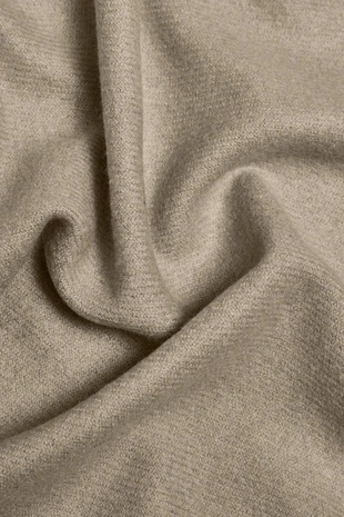 Плед с бахромой из мягкой ткани