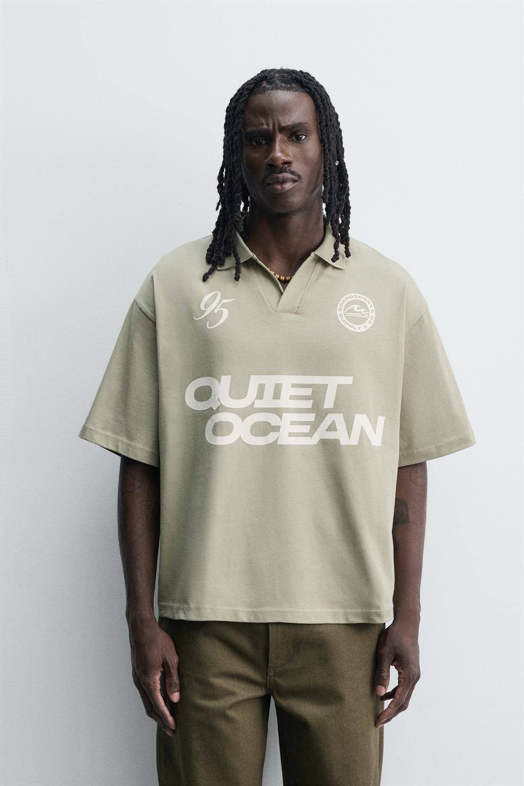 ПОЛО  С ТЕКСТОВЫМ ПРИНТОМ