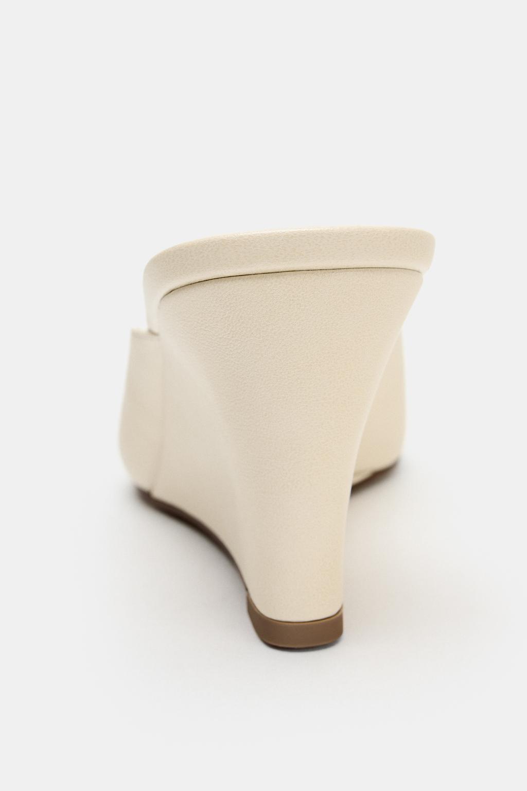 ТУФЛИ-МЮЛИ НА ТАНКЕТКЕ