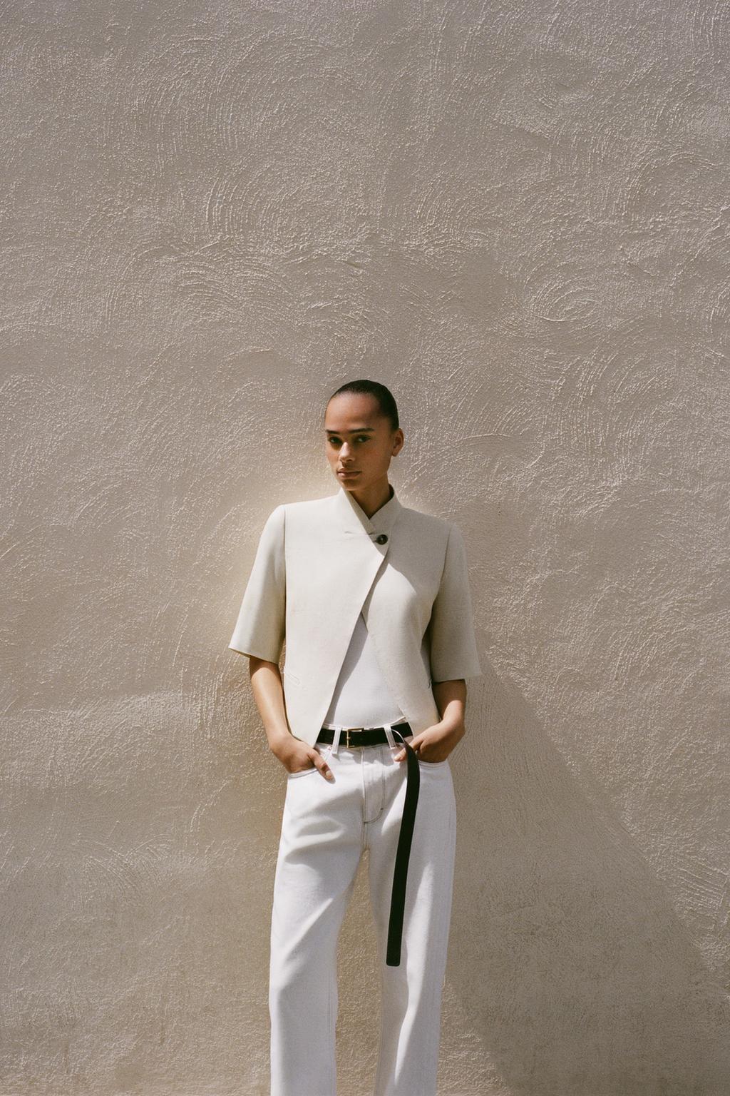 БЛЕЙЗЕР ИЗ СМЕСОВОГО ЛЬНА С КОРОТКИМИ РУКАВАМИ