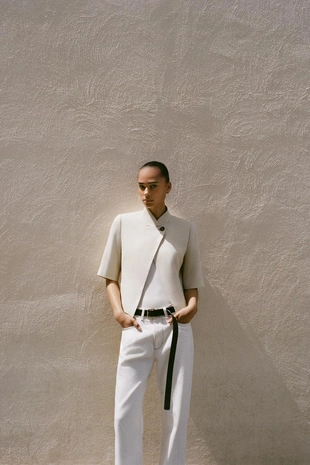 Блейзер из смесового льна с короткими рукавами- Заказать в России