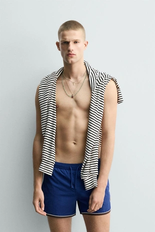 Короткие плавки с контрастной отделкой- Заказать в России