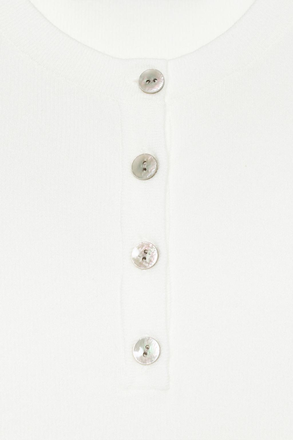 ТРИКОТАЖНЫЙ ТОП С ПУГОВИЦАМИ