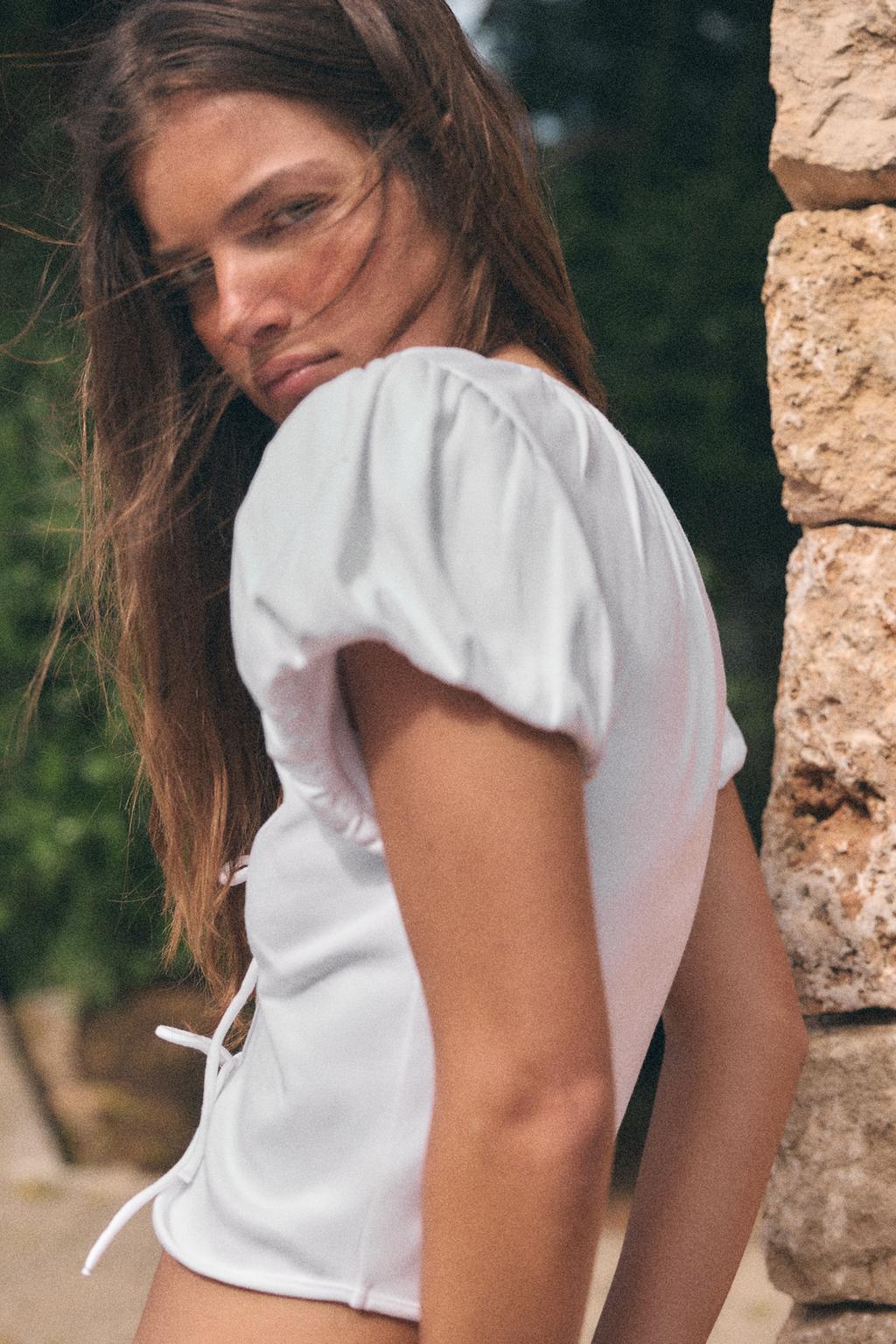 КРОП-ТОП С БАНТАМИ