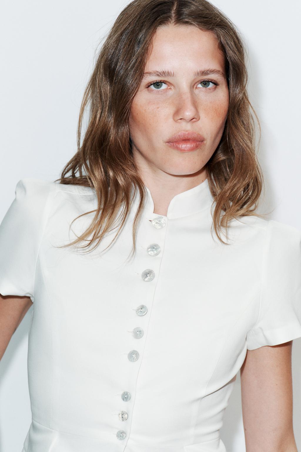 ТОП С КОРОТКИМИ РУКАВАМИ И ПУГОВИЦАМИ