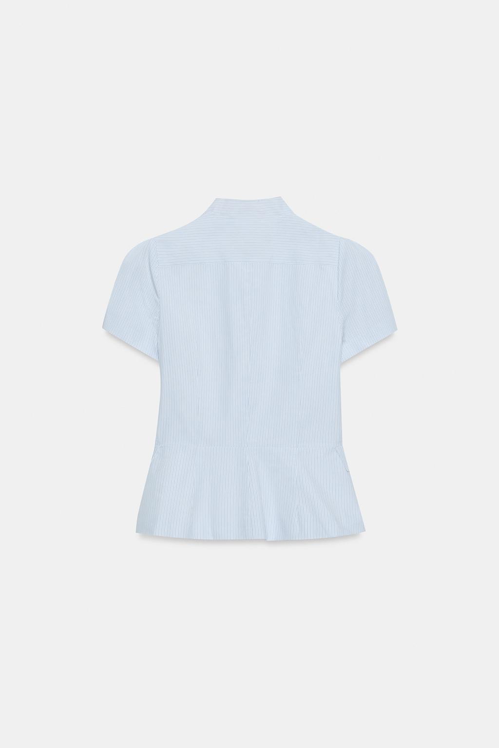 ТОП С КОРОТКИМИ РУКАВАМИ И ПУГОВИЦАМИ