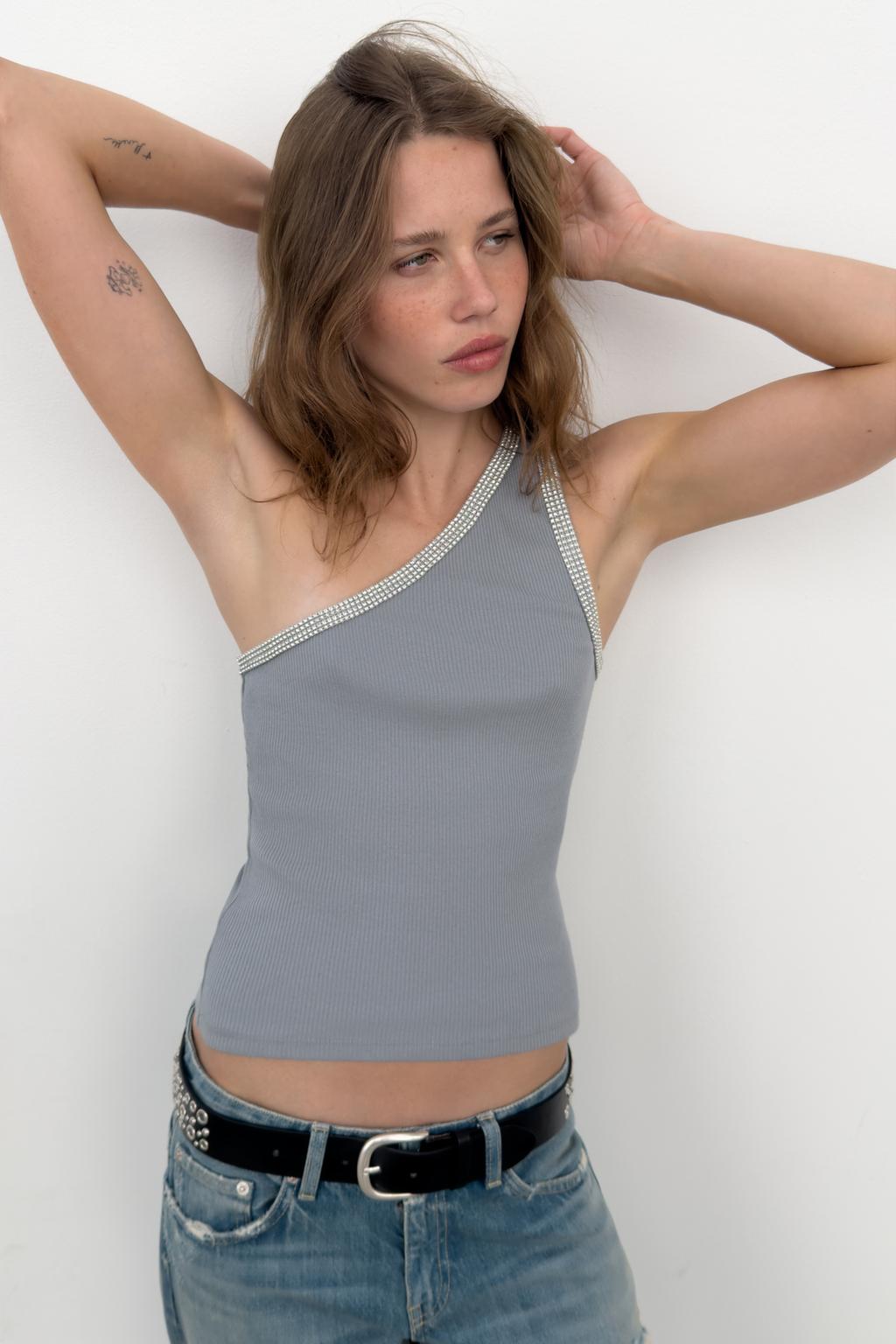 ТОП АСИММЕТРИЧНОГО КРОЯ СО СТРАЗАМИ