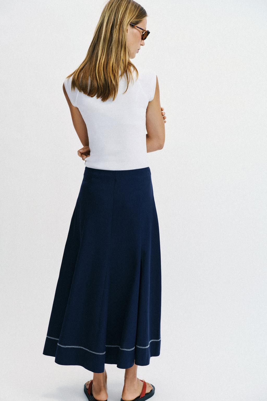 РАСКЛЕШЕННАЯ ЮБКА МИДИ С ВЫШИВКОЙ