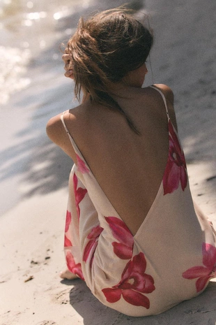 Платье миди с цветочным принтом со сборками- Заказать в России