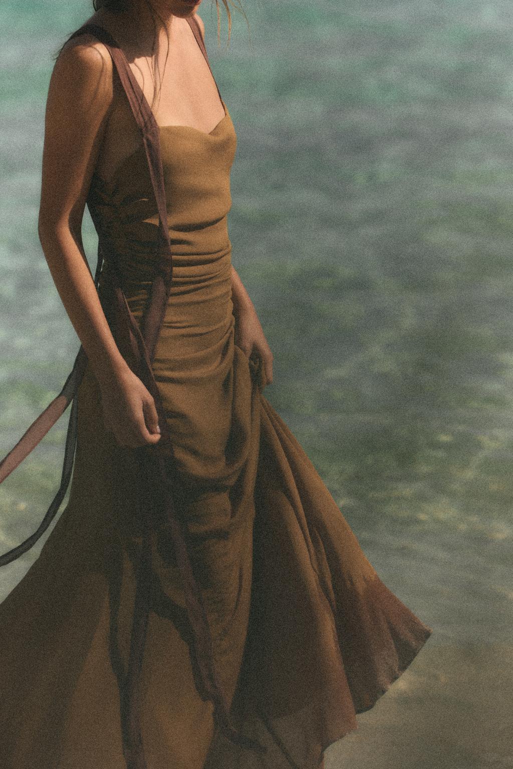 ПЛАТЬЕ ИЗ ЖОРЖЕТА СО СБОРКАМИ