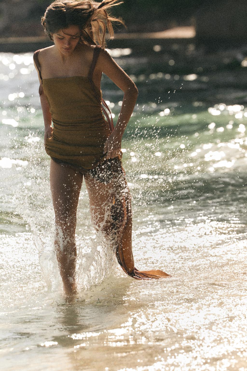 ПЛАТЬЕ ИЗ ЖОРЖЕТА СО СБОРКАМИ