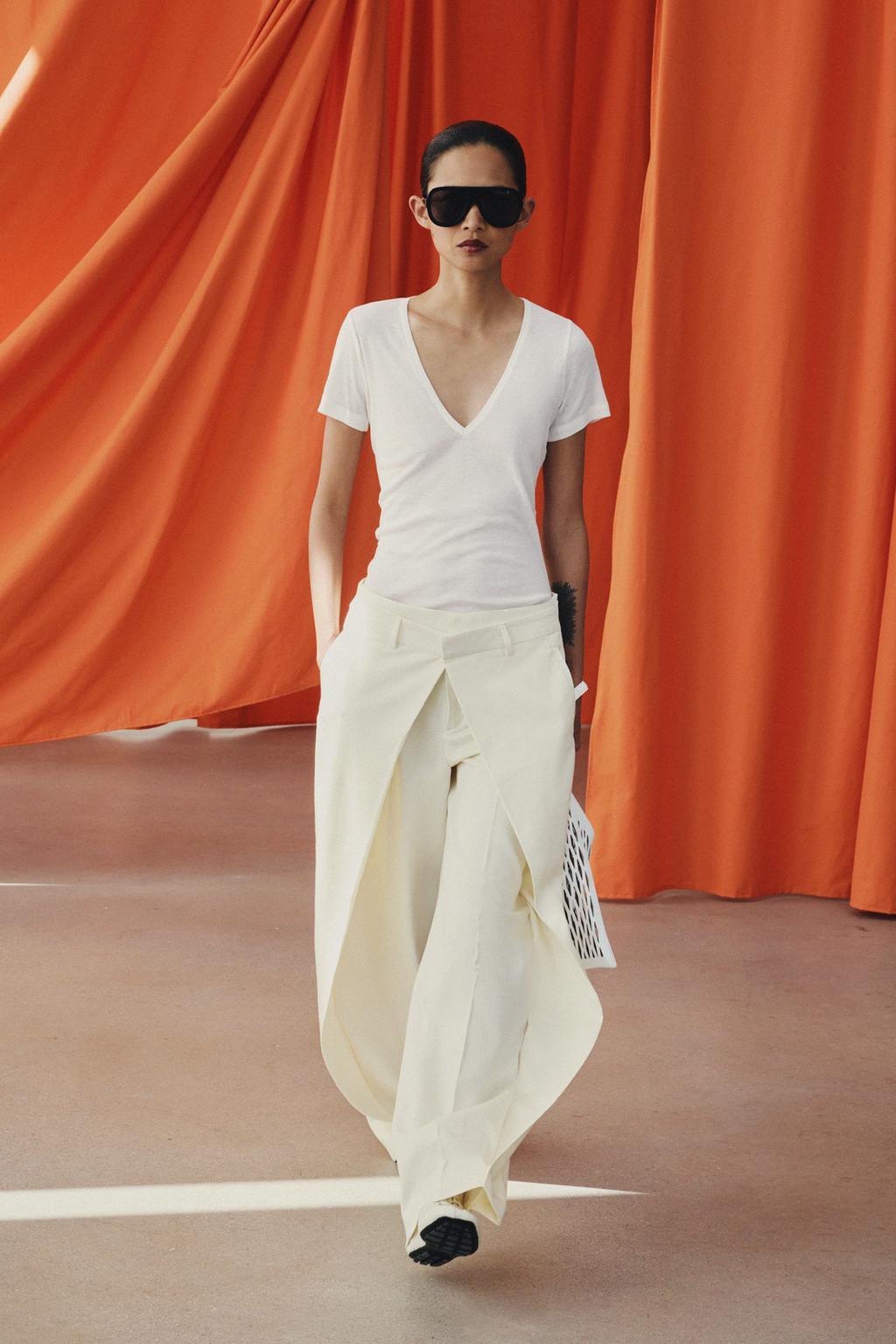 ФУТБОЛКА ИЗ ЛИОЦЕЛЛА И ШЕЛКА