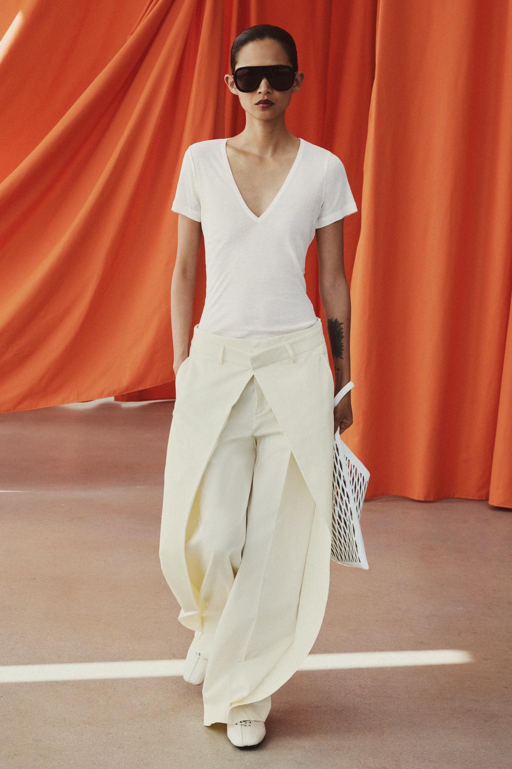 ФУТБОЛКА ИЗ ЛИОЦЕЛЛА И ШЕЛКА