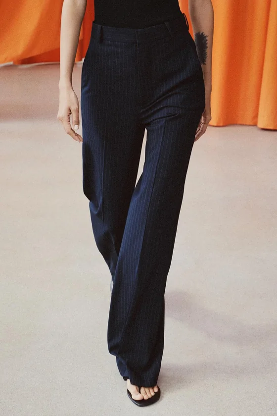 БРЮКИ В ТОНКУЮ ПОЛОСКУ — коллекция Zara «ZW»