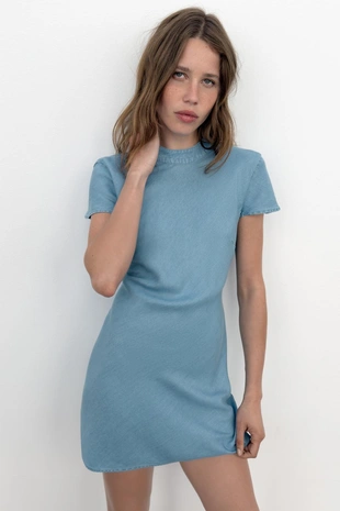 Мини-платье с открытой спиной- Заказать в России