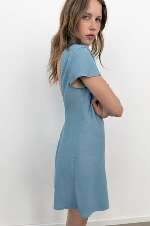 Мини-платье с открытой спиной- Заказать в России