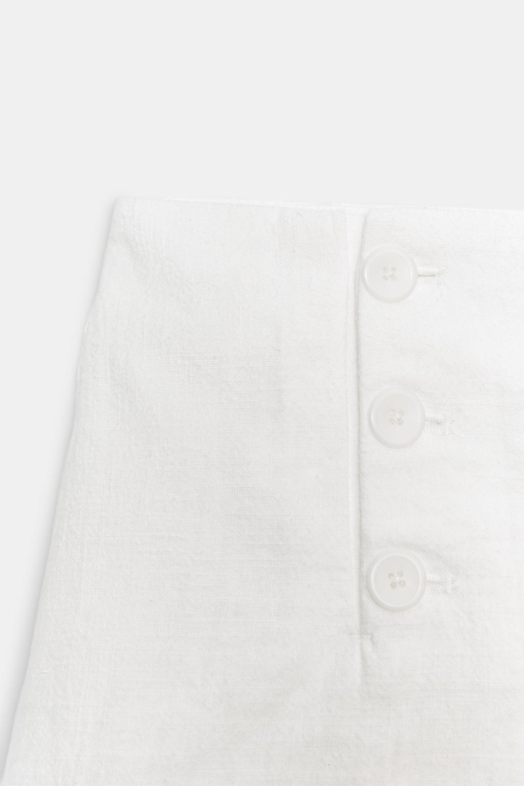 ШОРТЫ ИЗ РАМИ С ПУГОВИЦАМИ