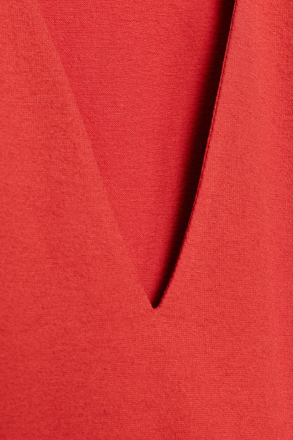 ФУТБОЛКА В СТИЛЕ РУСТИК С V-ОБРАЗНЫМ ВЫРЕЗОМ