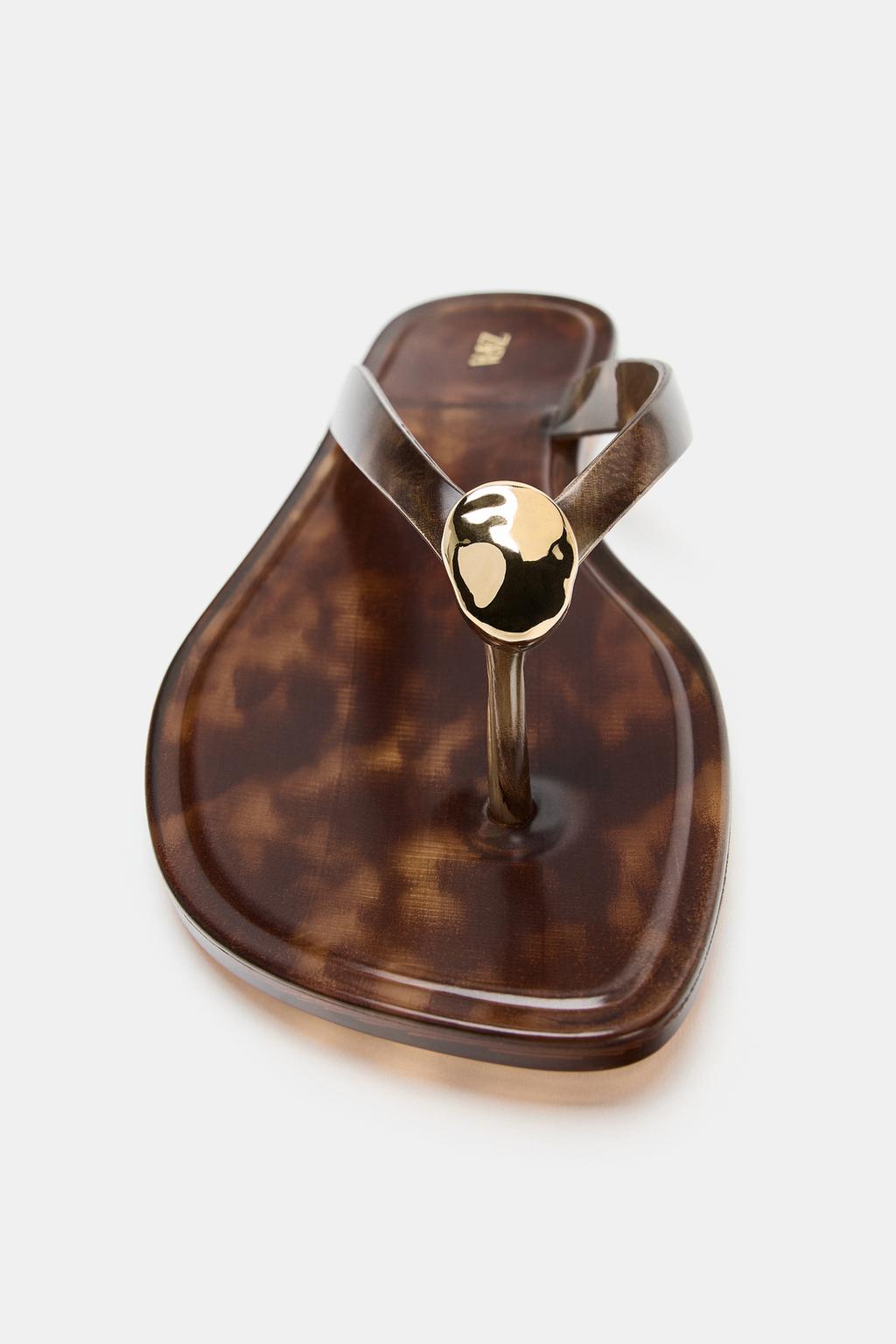 САНДАЛИИ НА ПЛОСКОЙ ПОДОШВЕ С ДЕКОРОМ