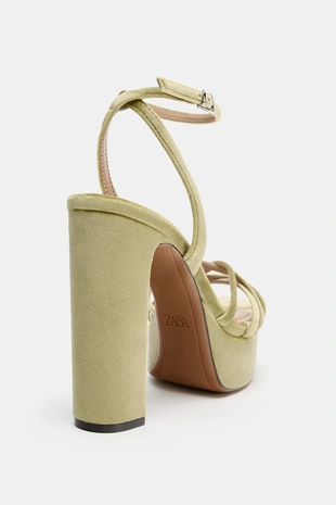 Бархатные босоножки на платформе- Заказать в России