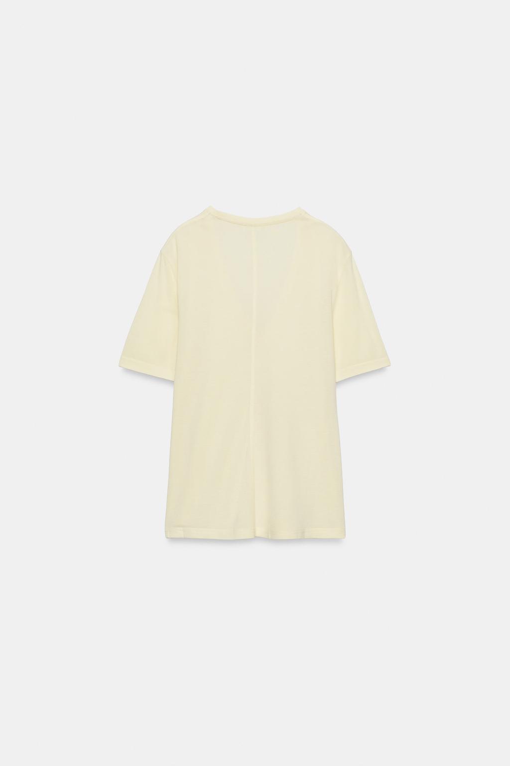 ФУТБОЛКА С V-ОБРАЗНЫМ ВЫРЕЗОМ