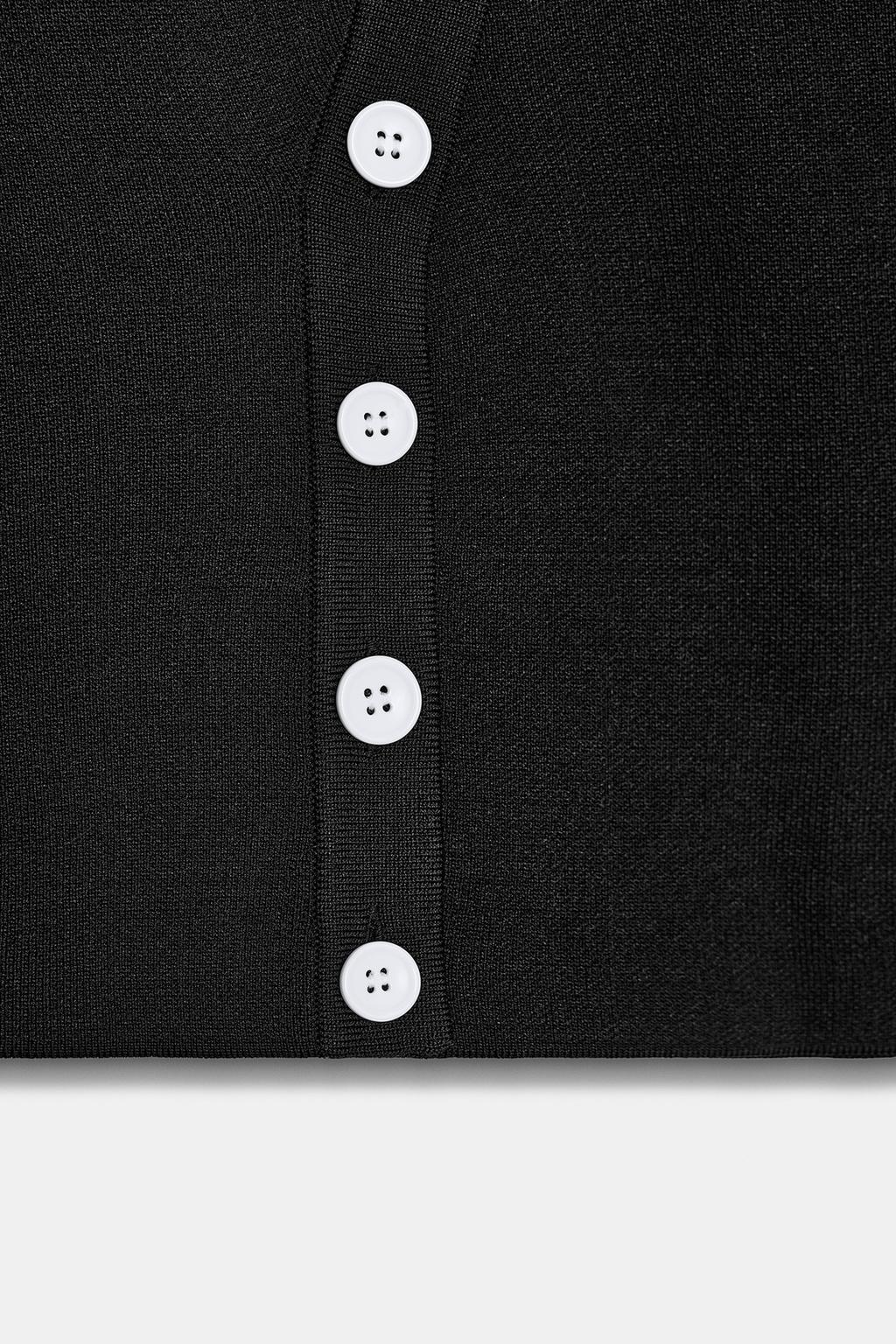 ТРИКОТАЖНЫЙ ТОП С АСИММЕТРИЧНОЙ ЗАСТЕЖКОЙ