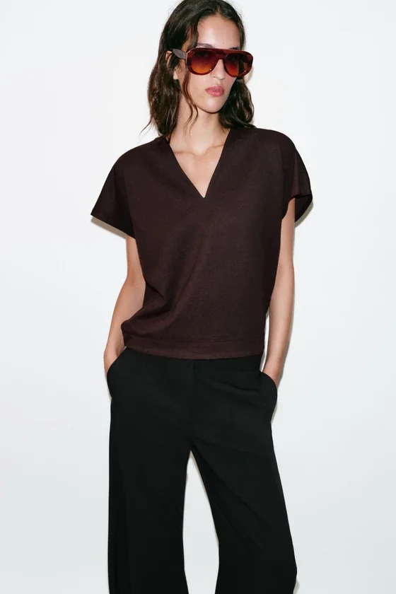 ФУТБОЛКА С V-ОБРАЗНЫМ ВЫРЕЗОМ В СТИЛЕ РУСТИК