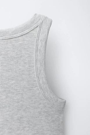 Платье в рубчик с вышивкой