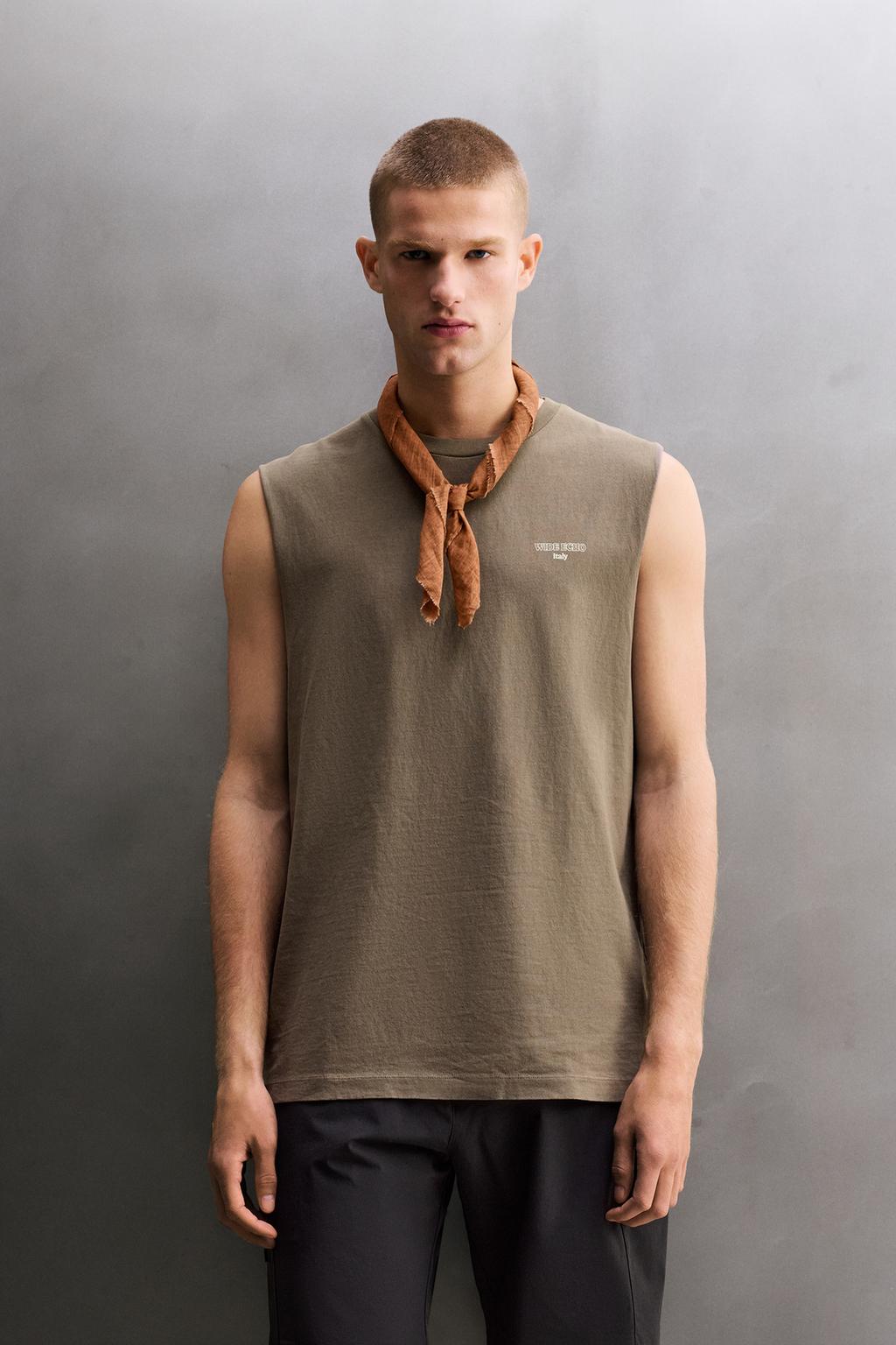 МАЙКА С КОНТРАСТНЫМ ПРИНТОМ