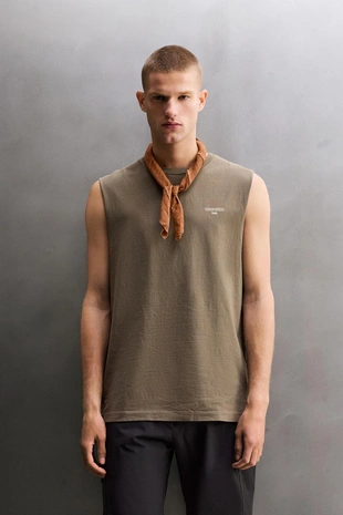 Майка с контрастным принтом- Заказать в России