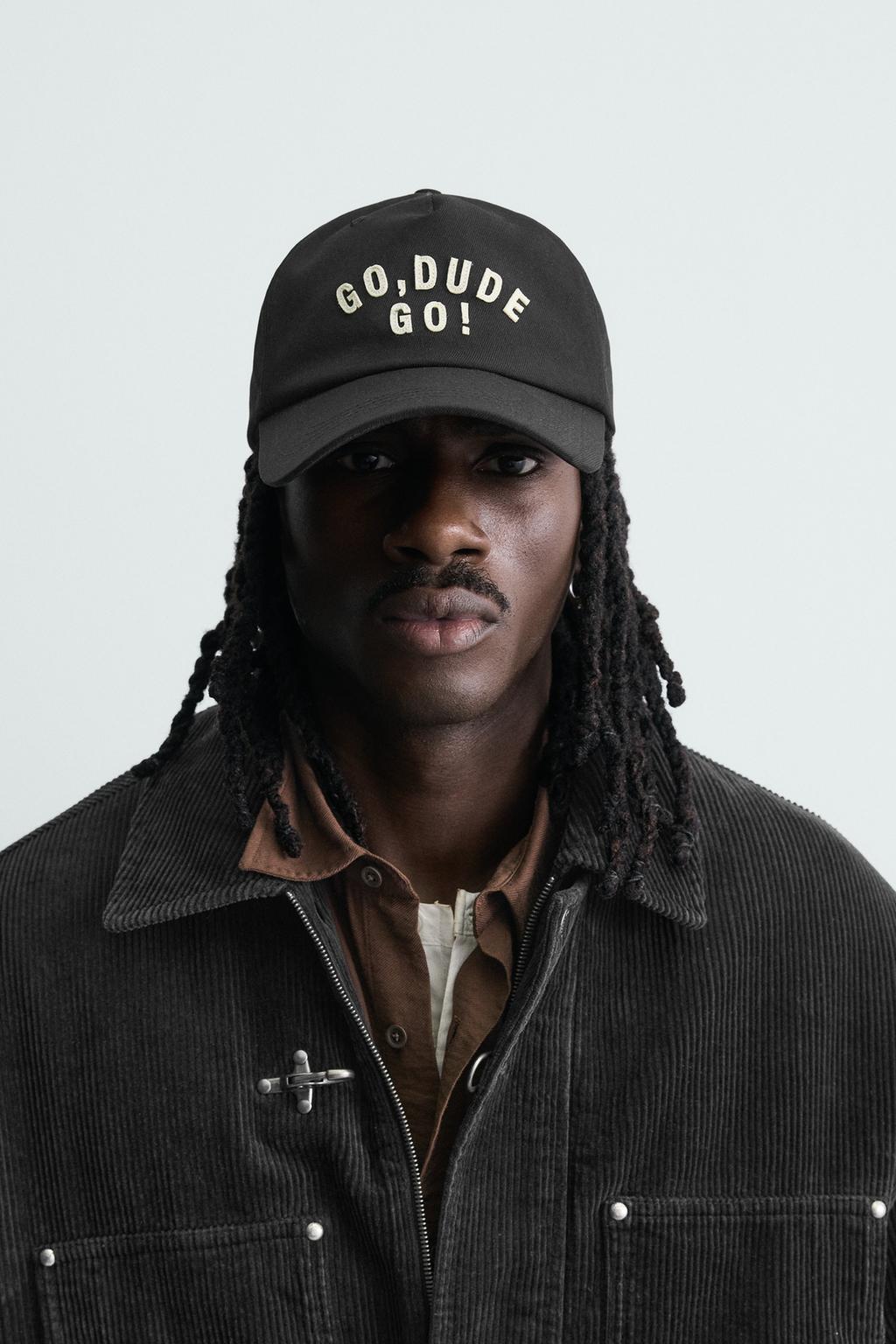 КЕПКА С ВЫШИТОЙ НАДПИСЬЮ