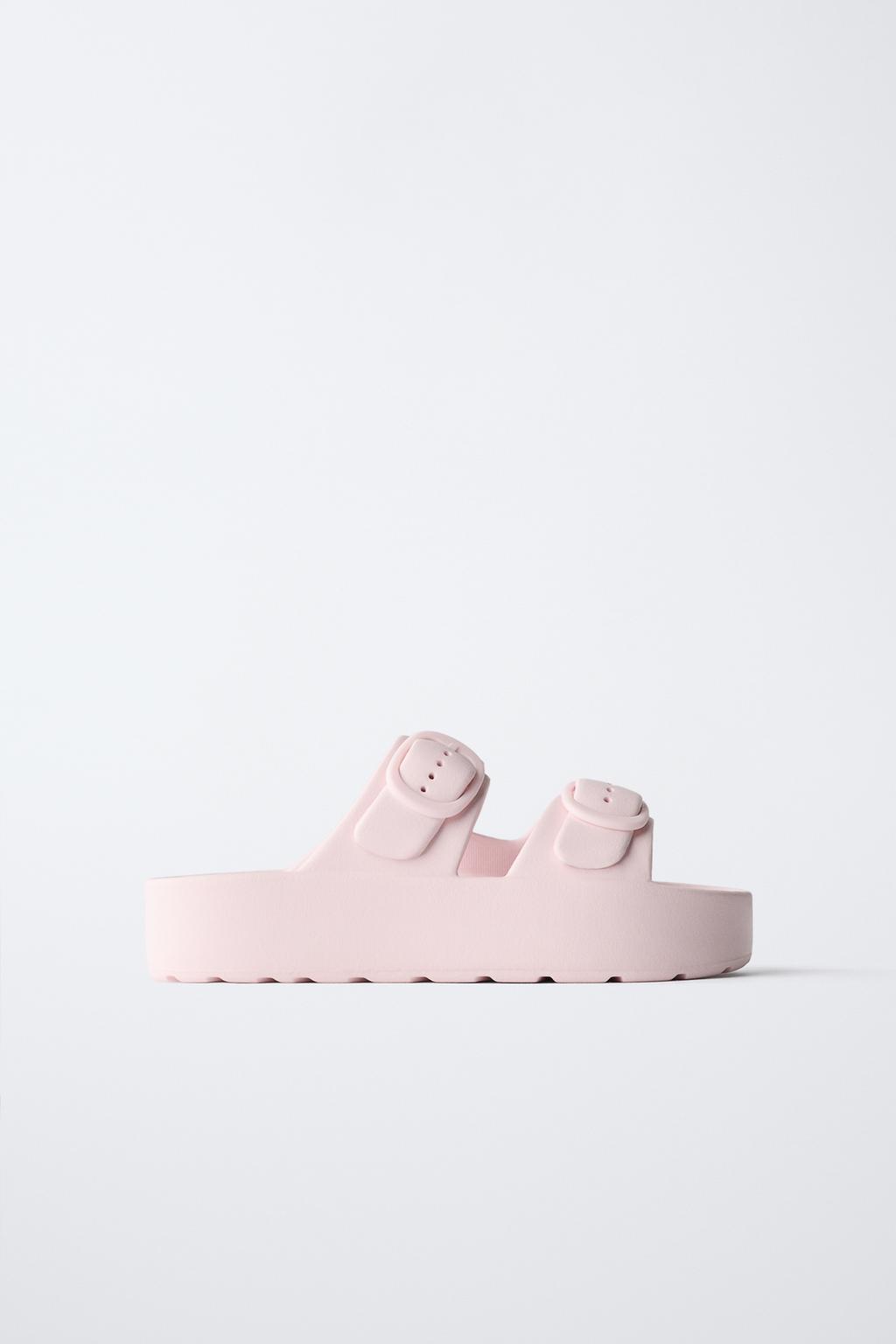 САНДАЛИИ ИЗ КАУЧУКА С ПРЯЖКАМИ