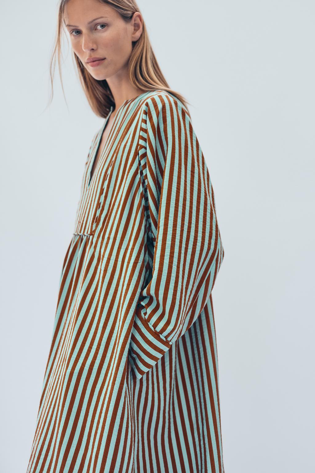 Платье-кафтан в полоску из лимитированной коллекции