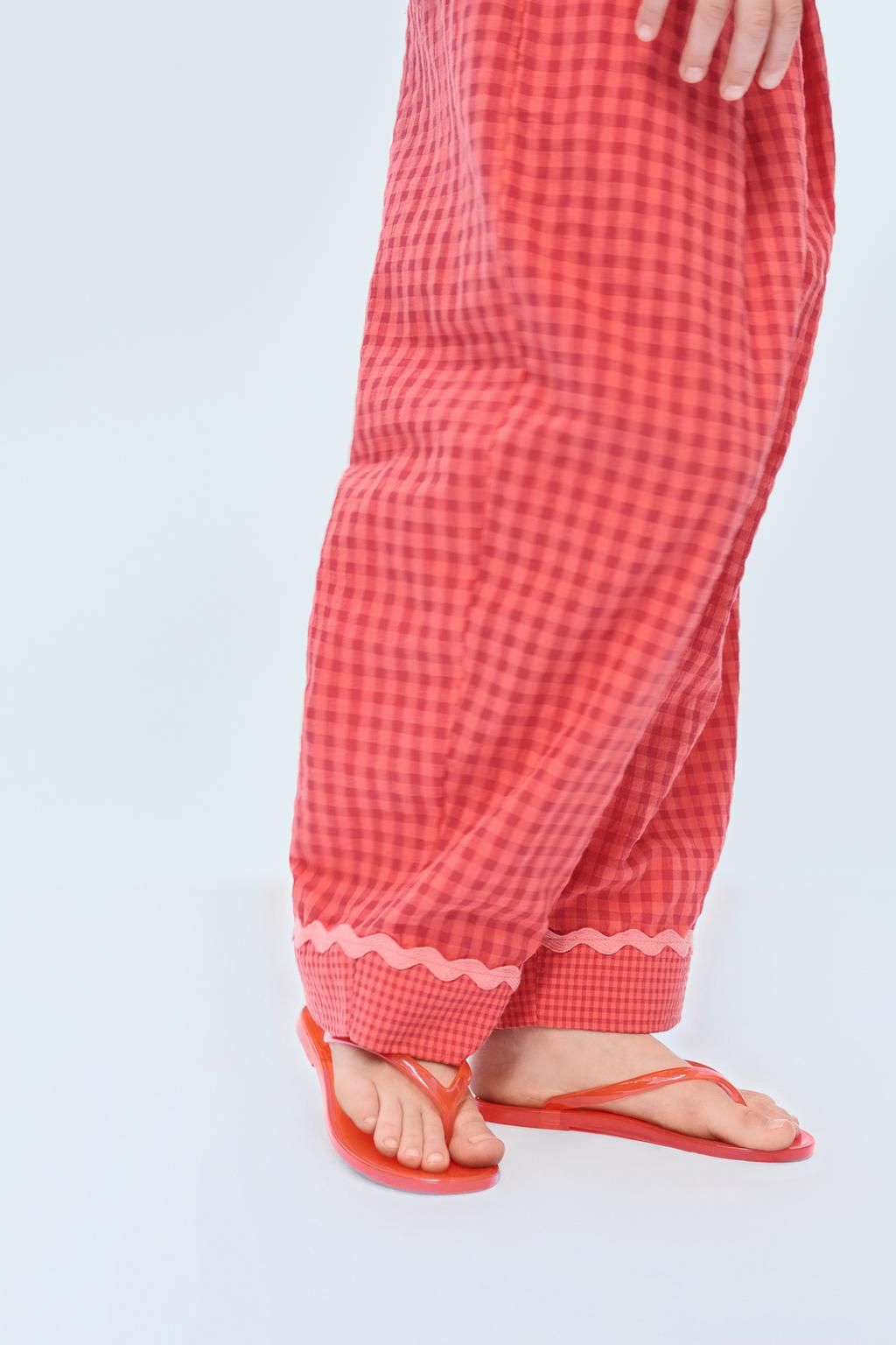 Прозрачные шлепанцы с петлей для большого пальца