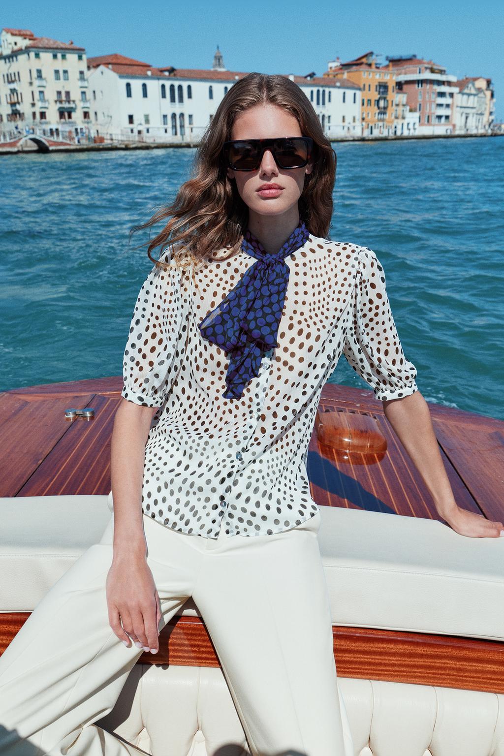 БЛУЗА В ГОРОШЕК С КОНТРАСТНЫМ БАНТОМ